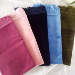 Tapis enfant unis brodé