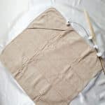 Cape de bain beige bébé - Little Intention