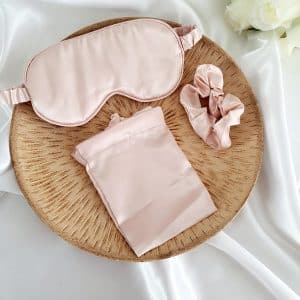 Masque de sommeil saumon avec son sac et son chouchou - Little Intention